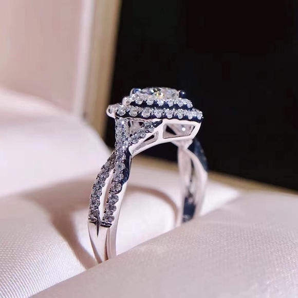 SILVER Heart Shaped CZ Stone Diamond Ring - Picture 4 of 7